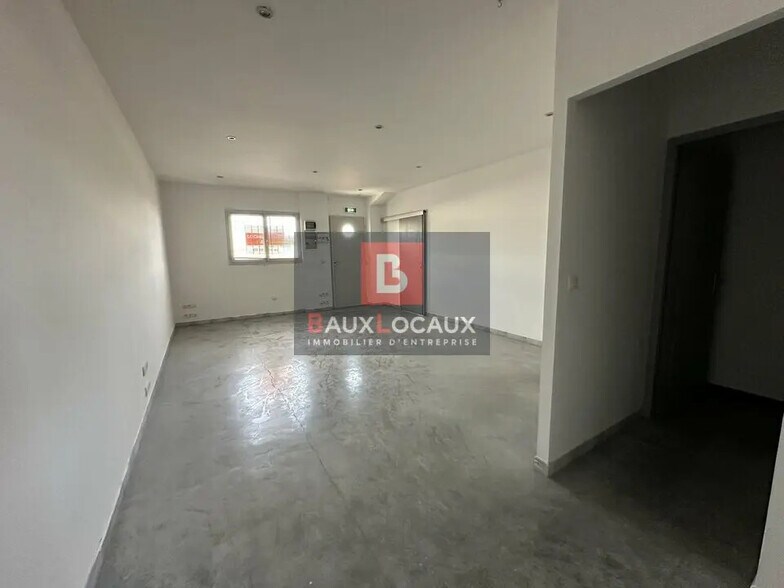 Office in Vedène for sale - Interior Photo - Image 2 of 8