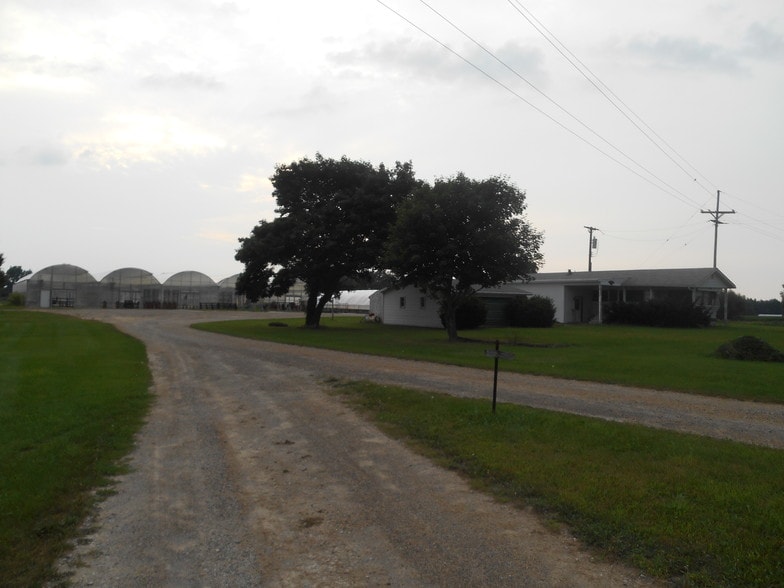 4845 Lake Pleasant Rd, North Branch, MI for sale - Primary Photo - Image 1 of 6