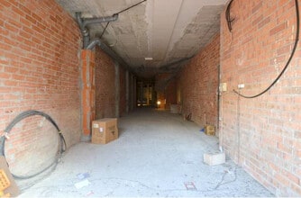 Retail in Vilanova i la Geltrú, Barcelona for lease Interior Photo- Image 2 of 4