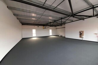 Crockford Ln, Chineham for lease Interior Photo- Image 1 of 1
