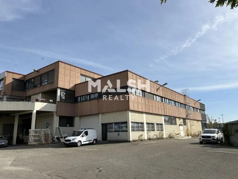 Flex in Brignais for sale Building Photo- Image 1 of 17
