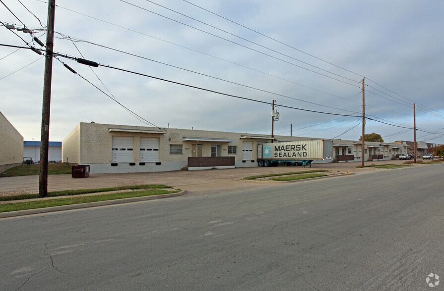 2908-2948 Blystone Ln, Dallas, TX for lease - Building Photo - Image 1 of 2