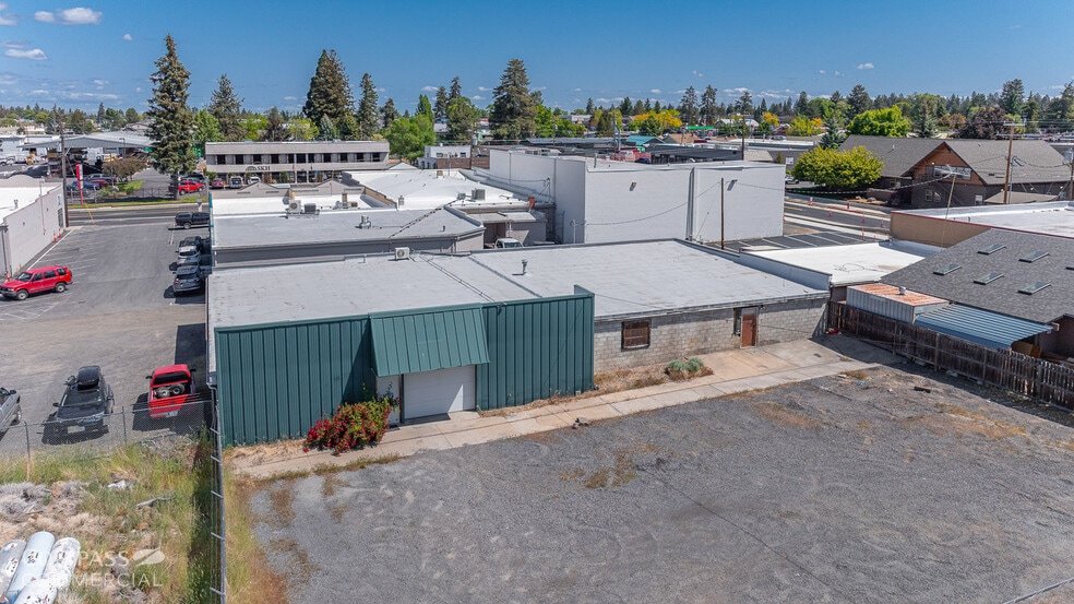 164 NE Irving Ave, Bend, OR for lease - Primary Photo - Image 1 of 12