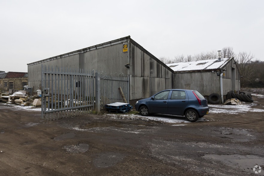 Huddersfield Rd, Mirfield for sale - Primary Photo - Image 1 of 3