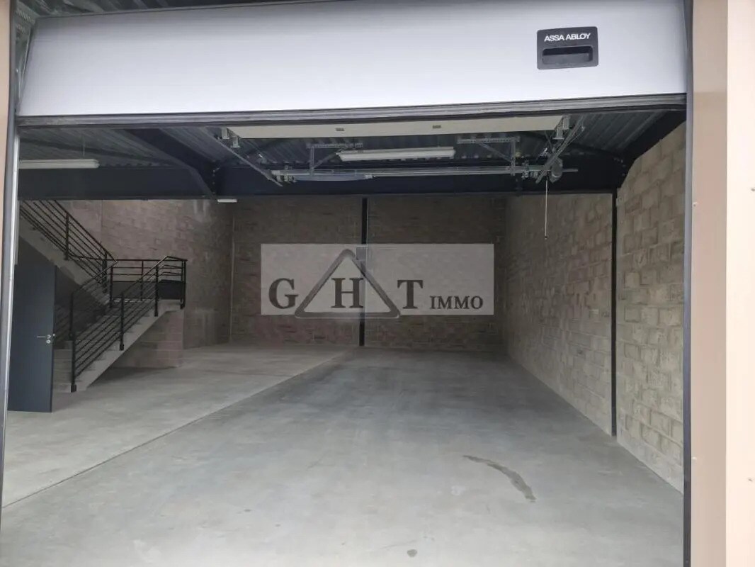 Industrial in Marolles-en-Hurepoix for lease Interior Photo- Image 1 of 10