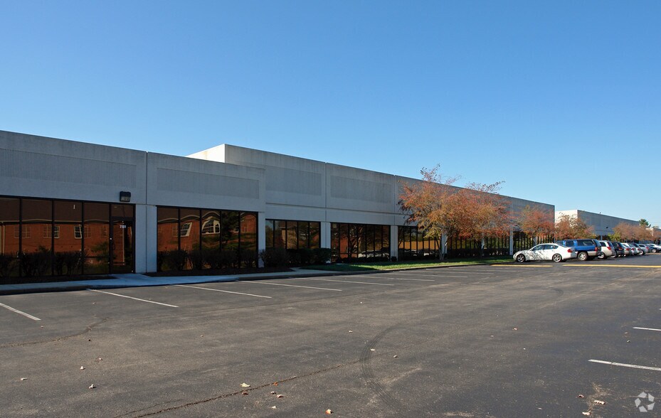 7131-7143 E Kemper Rd, Cincinnati, OH for sale - Primary Photo - Image 1 of 1
