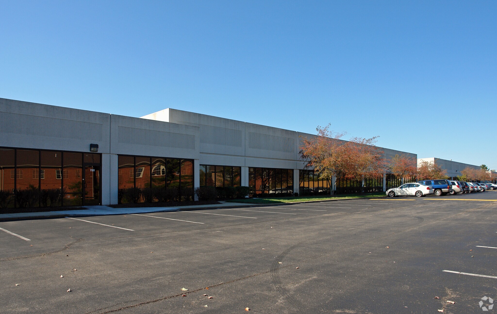 7131-7143 E Kemper Rd, Cincinnati, OH for sale Primary Photo- Image 1 of 1