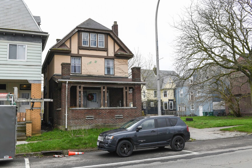 609 Rainbow Blvd, Niagara Falls, NY for sale - Building Photo - Image 2 of 6