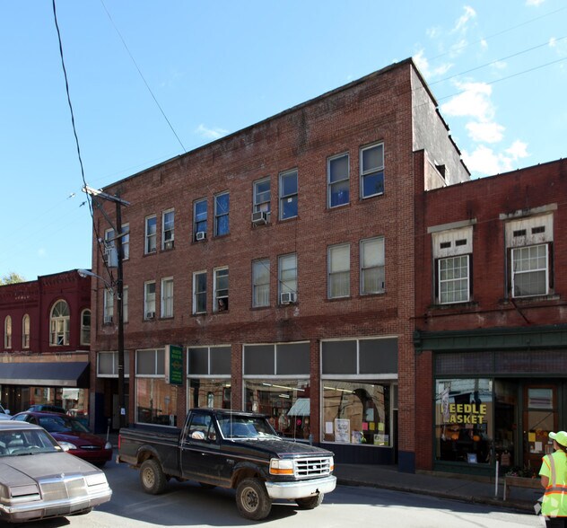 210 Main St, Sutton, WV for sale - Primary Photo - Image 1 of 1