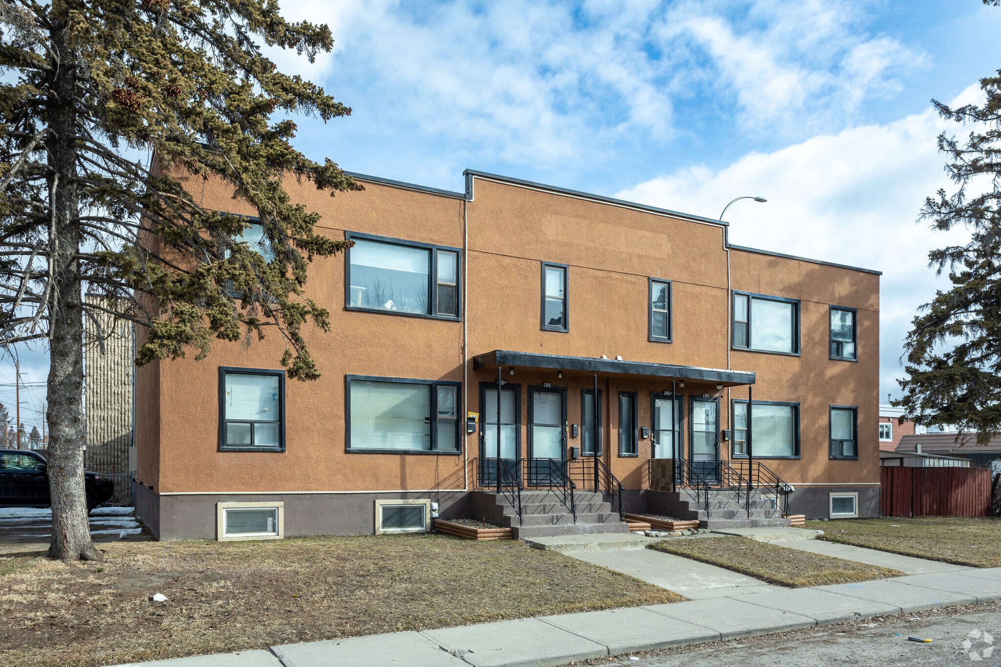 106 26 Av NW, Calgary, AB for sale Primary Photo- Image 1 of 1