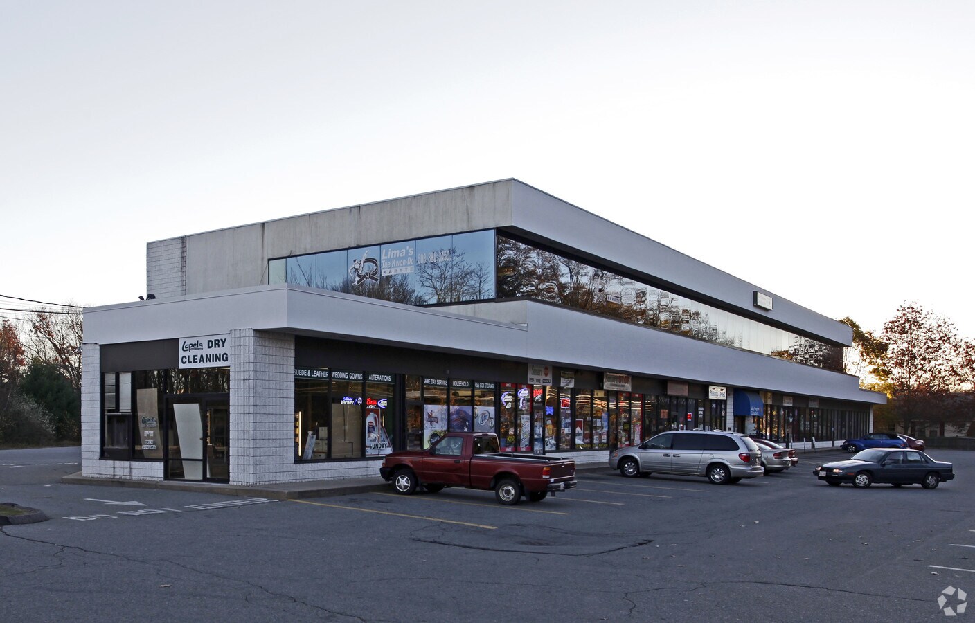 306 Winthrop St, Taunton, MA 02780