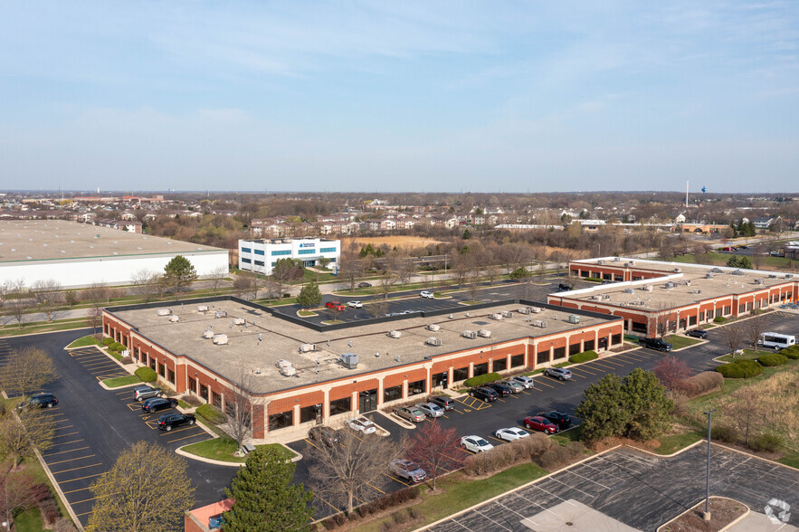 480 Quadrangle Dr, Bolingbrook, IL for lease - Aerial - Image 1 of 10