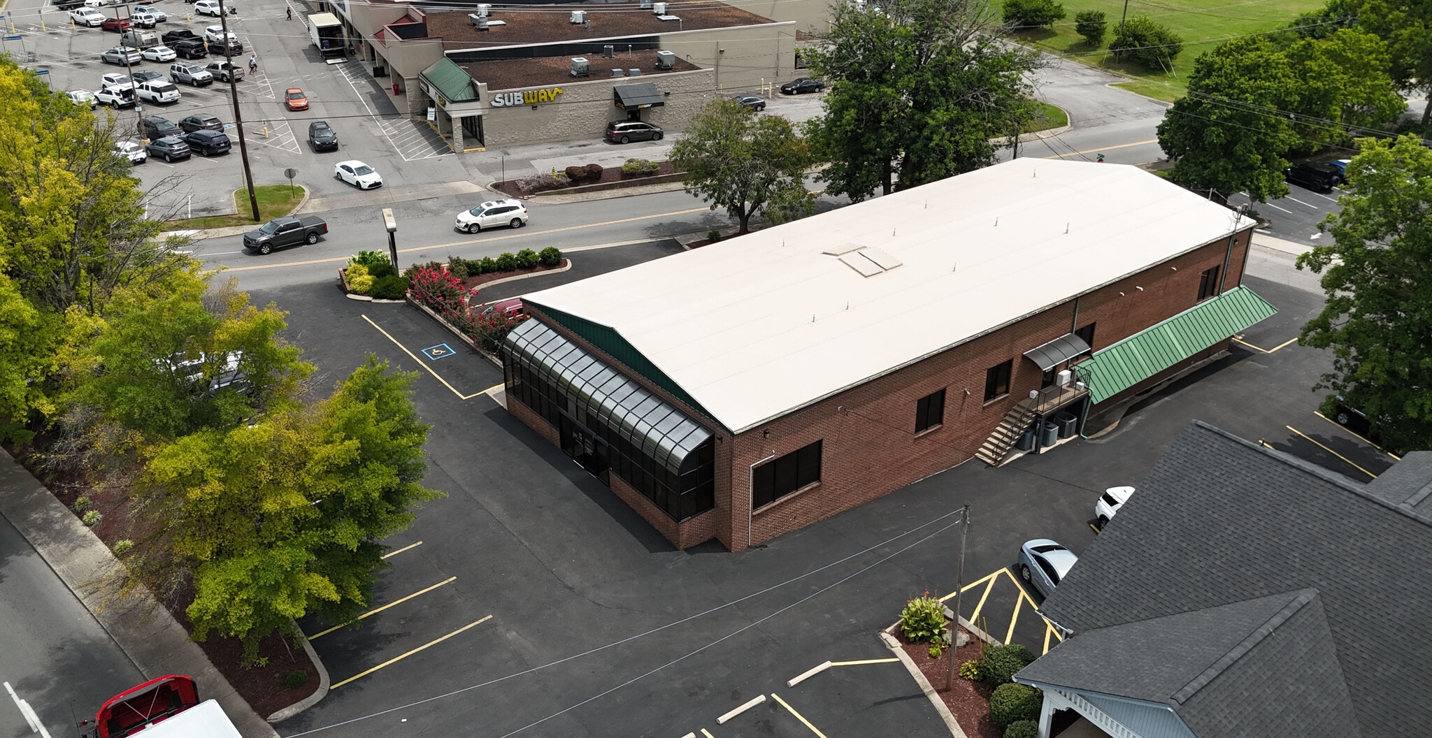 437 E Main St, Gallatin, TN for lease Building Photo- Image 1 of 7