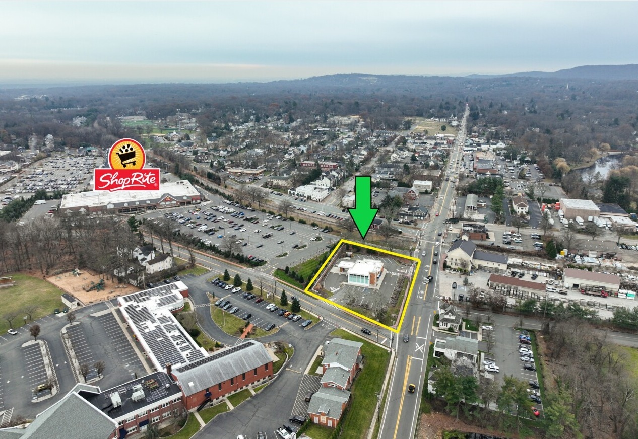 690 Wyckoff Ave, Wyckoff, NJ 07481 - Capital One Bank | LoopNet