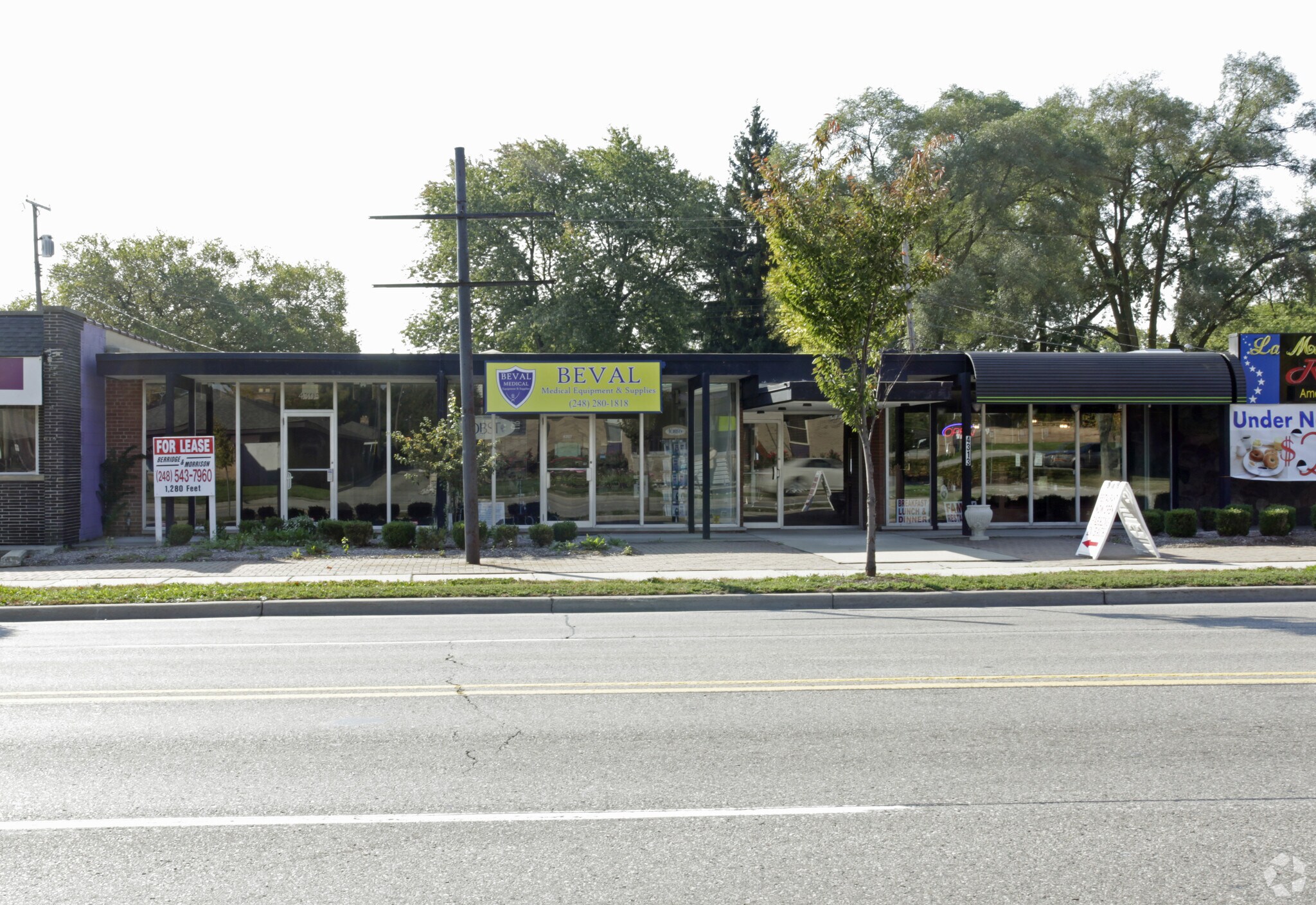 4305 W 13 Mile Rd, Royal Oak, MI for sale Primary Photo- Image 1 of 1