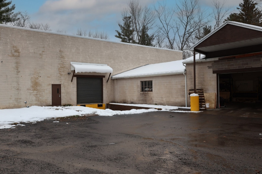 69 Chestnut St, Phoenix, NY for lease - Building Photo - Image 3 of 6