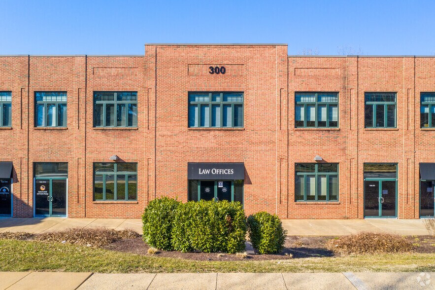 300 Creek View Rd, Newark, DE for sale - Building Photo - Image 1 of 1