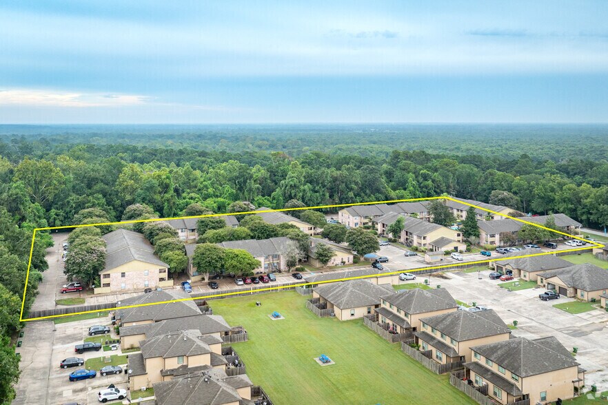 704 E Waring St, Dayton, TX for sale - Building Photo - Image 1 of 1