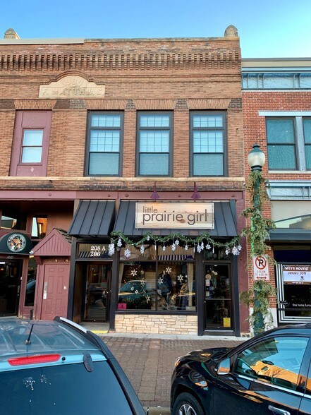 206 Main St, Cedar Falls, IA for sale - Building Photo - Image 1 of 1