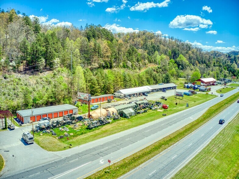 5262 US Highway 74 W, Whittier, NC for sale - Primary Photo - Image 1 of 1