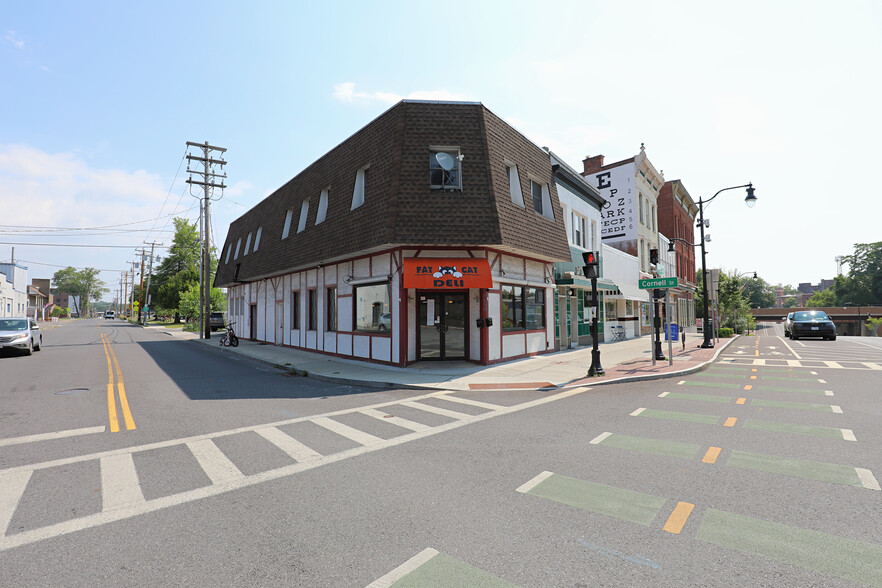 584 Broadway, Kingston, NY for sale - Building Photo - Image 1 of 43