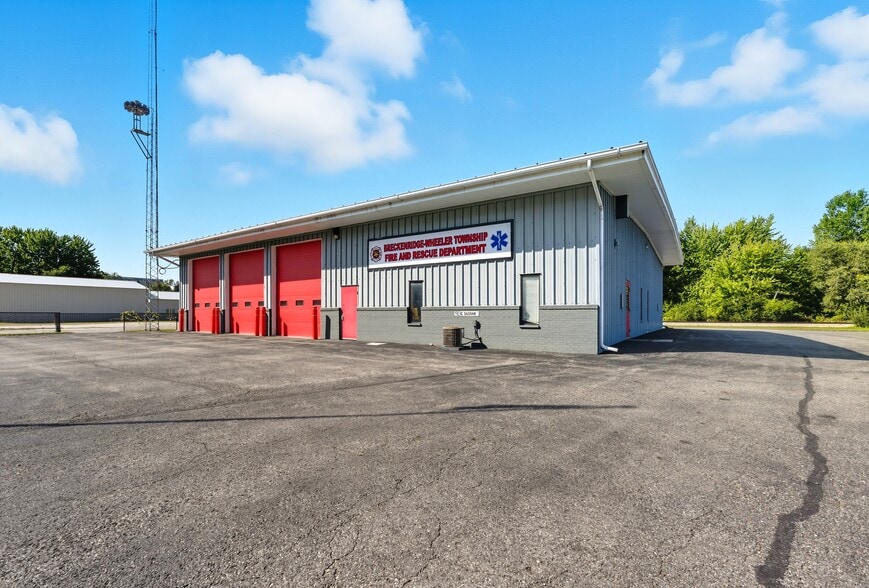 513 E Saginaw St, Breckenridge, MI for sale - Building Photo - Image 3 of 23