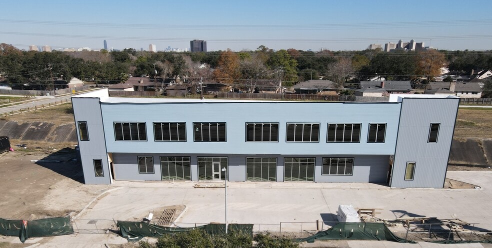 7511 S Gessner Rd, Houston, TX for lease - Building Photo - Image 1 of 8