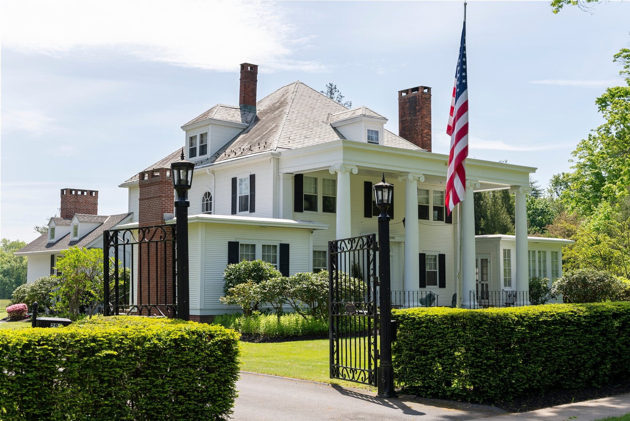 300 S Main St, Suffield, CT for sale Primary Photo- Image 1 of 1