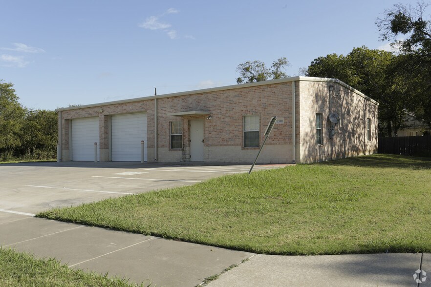 1500 NE Main St, Ennis, TX for sale - Primary Photo - Image 1 of 1