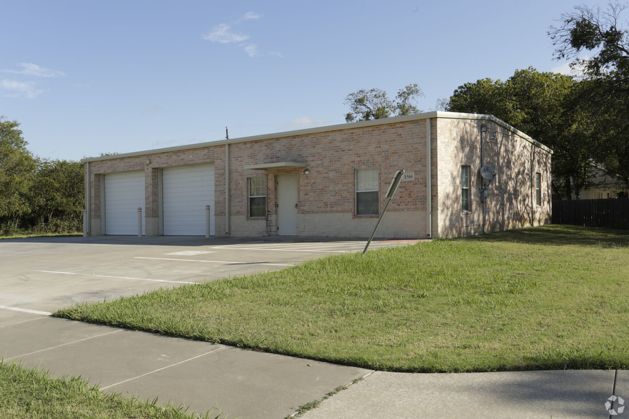 1500 NE Main St, Ennis, TX for sale Primary Photo- Image 1 of 1