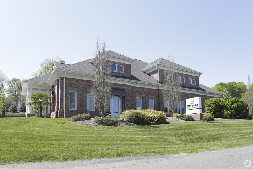 1069 Bayshore Dr, Rock Hill, SC for lease - Building Photo - Image 1 of 9