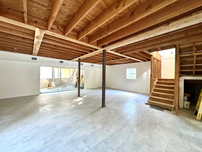 803 Myrtle Ter, Naples, FL for sale - Interior Photo - Image 3 of 7