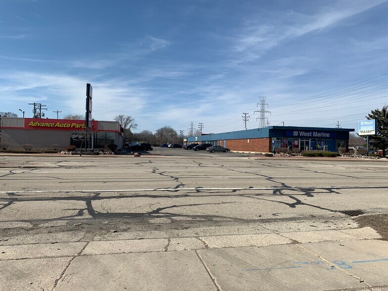 4147 S 76th St, Milwaukee, WI for lease - Building Photo - Image 1 of 2