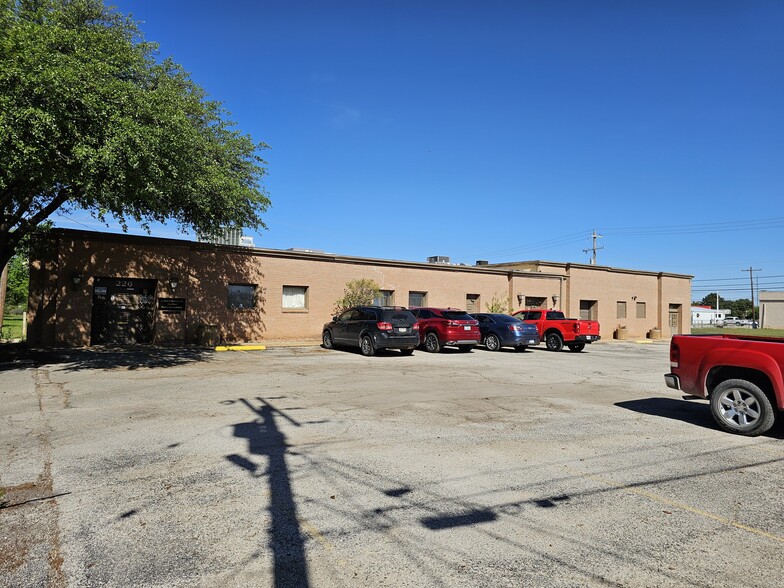 202-226 S Leggett Dr, Abilene, TX for sale - Building Photo - Image 2 of 4