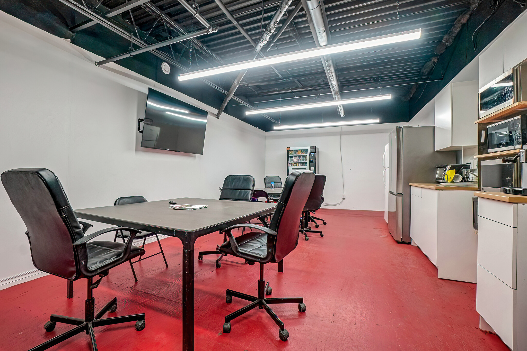 1390 Rue Newton, Boucherville, QC for lease Interior Photo- Image 1 of 12