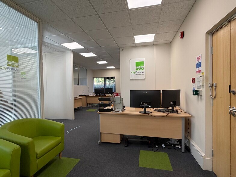 Pynes Hl, Exeter for sale - Interior Photo - Image 3 of 5