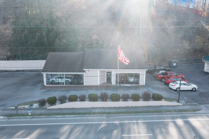 2944 Franklin Rd SW, Roanoke, VA for sale - Building Photo - Image 1 of 1