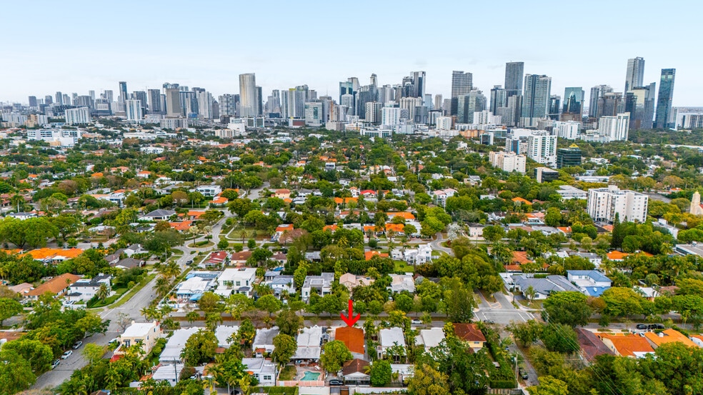 426 SW 26th Rd, Miami, FL for sale - Building Photo - Image 3 of 20