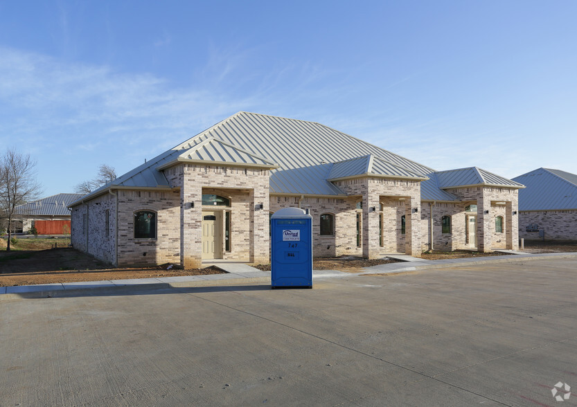 6140 Precinct Line Rd, Hurst, TX for lease - Building Photo - Image 2 of 5