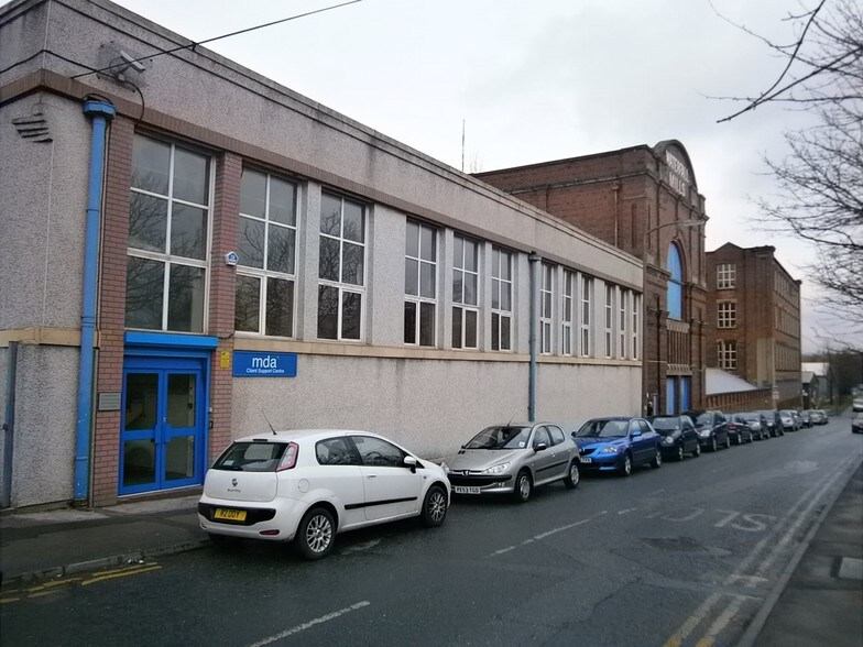 Queen Victoria St, Blackburn for lease - Primary Photo - Image 1 of 2