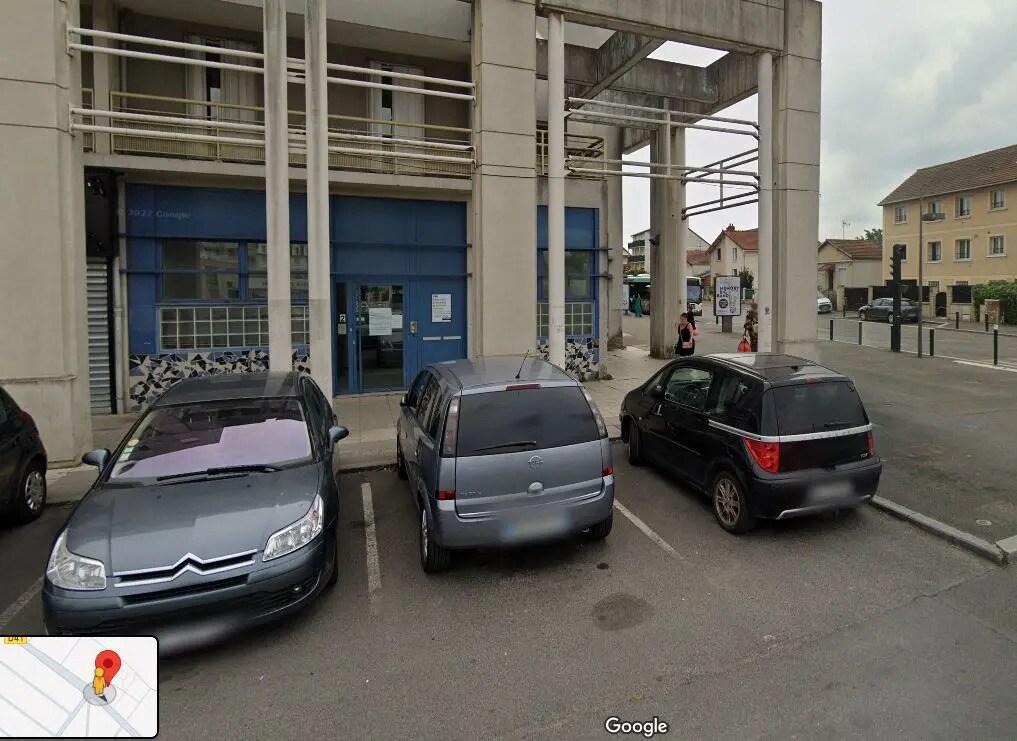 Retail in Le Blanc-Mesnil for lease Building Photo- Image 1 of 2