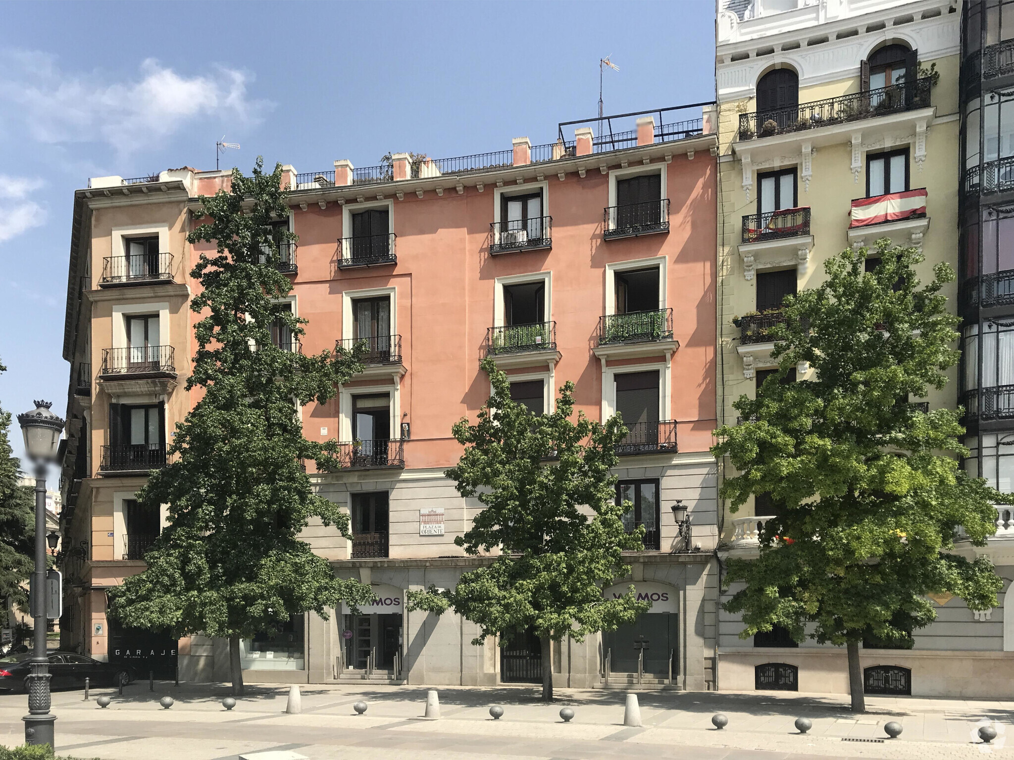 Retail in Madrid, Madrid for lease Primary Photo- Image 1 of 3