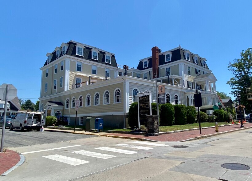 38 Bellevue Ave, Newport, RI 02840