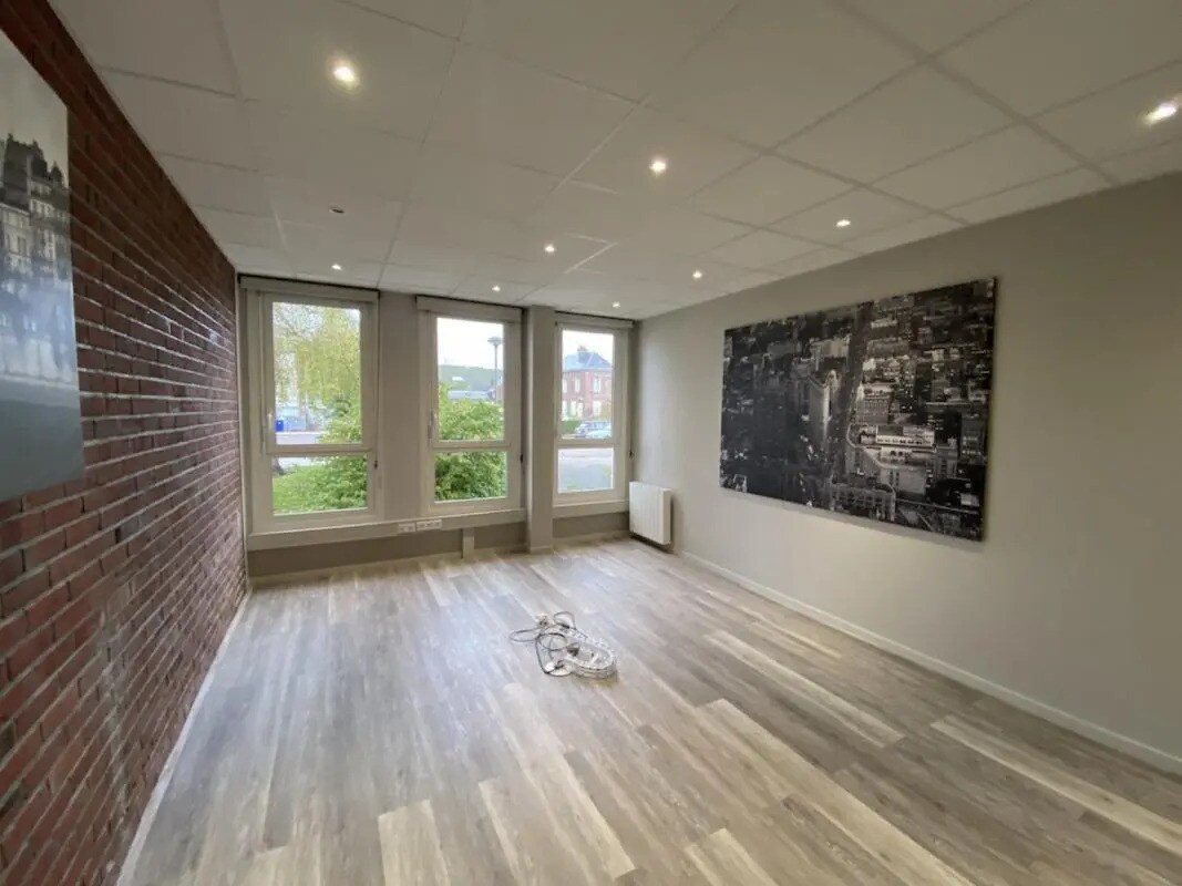 Office in Bihorel for lease Interior Photo- Image 1 of 4