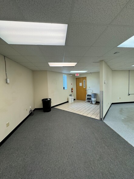 2571 US Route 11, La Fayette, NY for lease - Interior Photo - Image 3 of 7