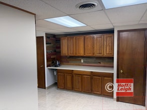 835 Southeast Ave, Tallmadge, OH for lease Interior Photo- Image 1 of 5
