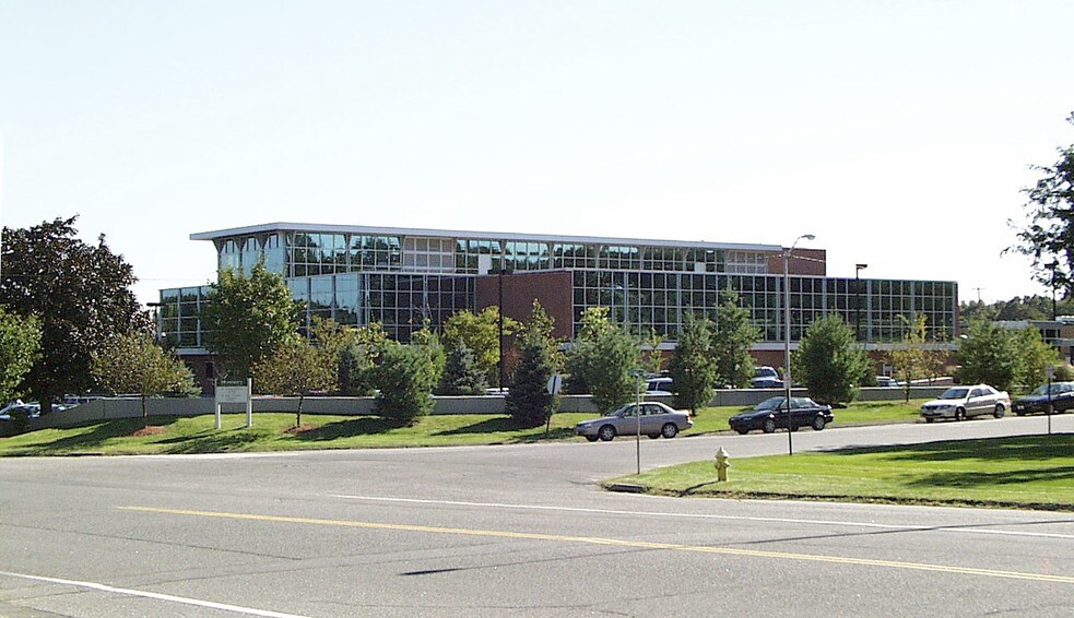 80 Merritt Blvd, Trumbull, CT for sale - Building Photo - Image 1 of 1