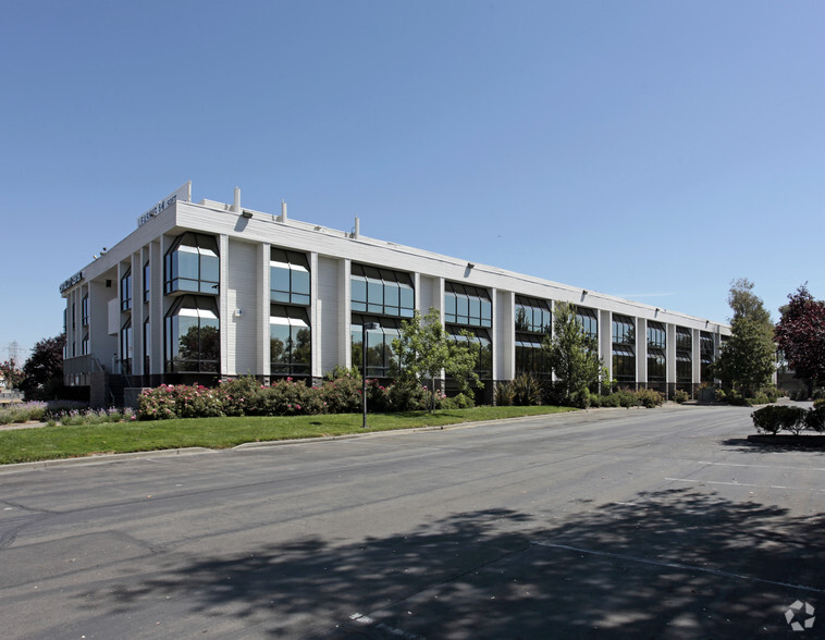 1600 Sacramento Inn Way, Sacramento, CA for lease - Building Photo - Image 1 of 18