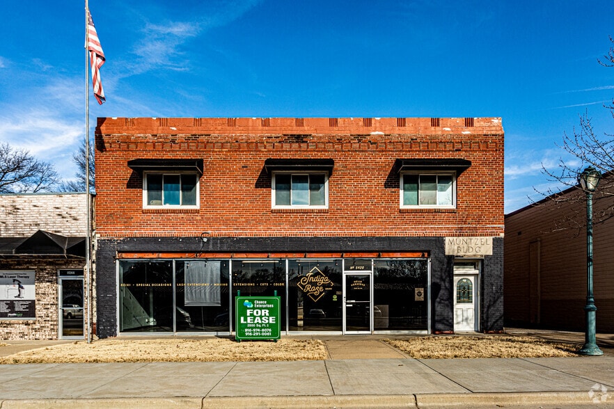 5420 Johnson Dr, Mission, KS for lease - Primary Photo - Image 1 of 11