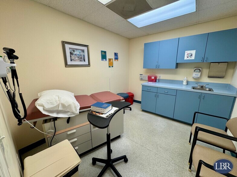 8000 Ron Beatty Blvd, Micco, FL for lease - Building Photo - Image 3 of 8